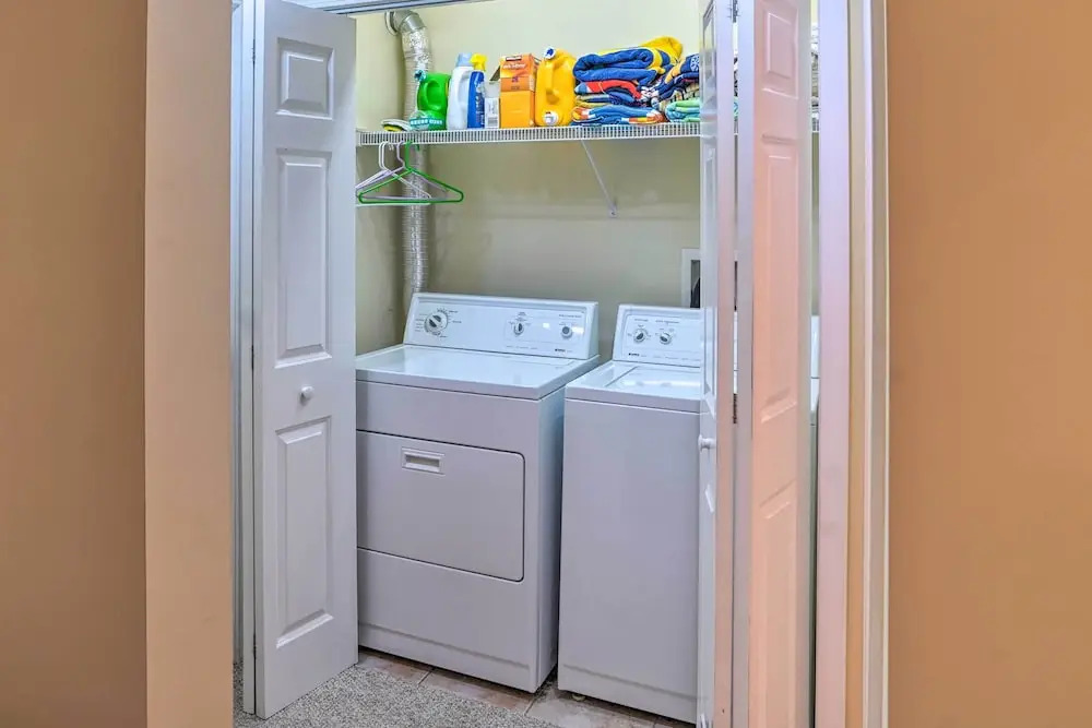Family-friendly Hancock Home: Walk to Slopes!