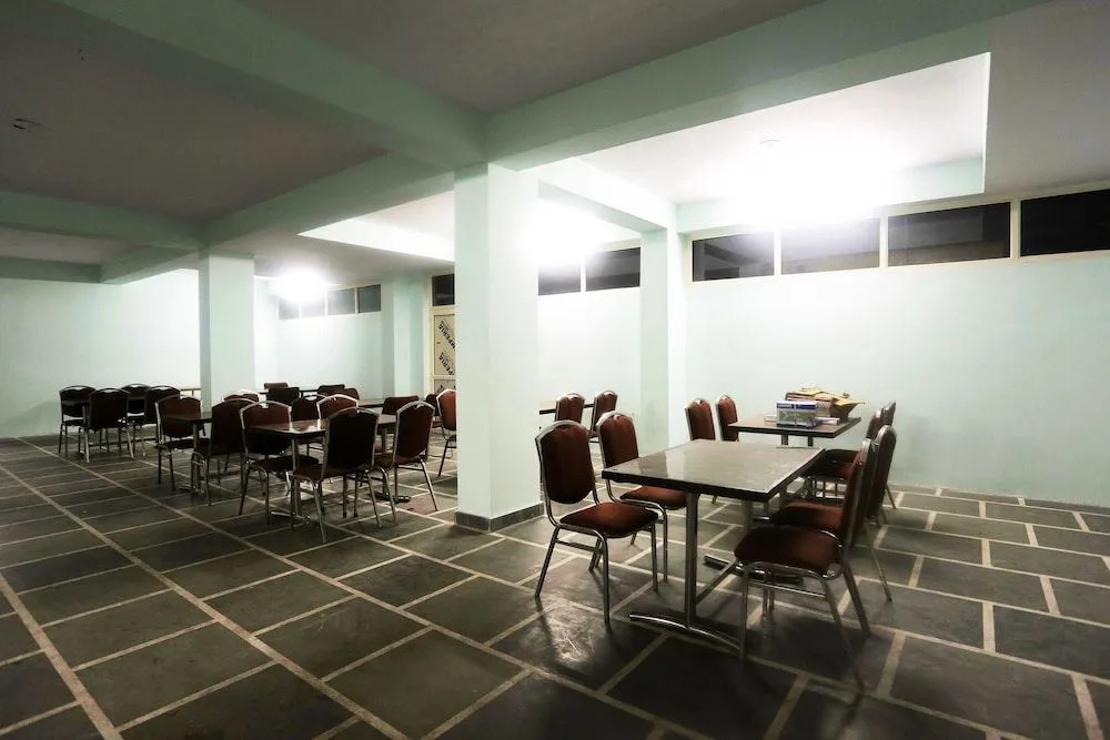OYO 48551 Hotel Him Jyoti Gurgaon