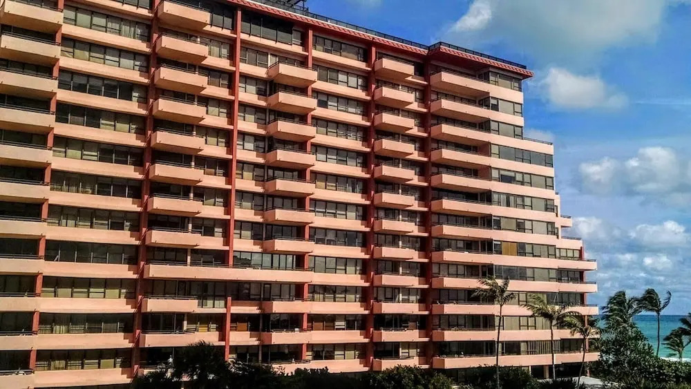 Alexander 1219 - 1 Br Apts
