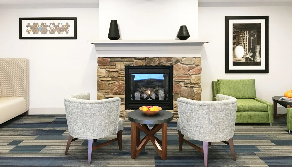 Holiday Inn Express Hotel & Suites White River Junction by IHG