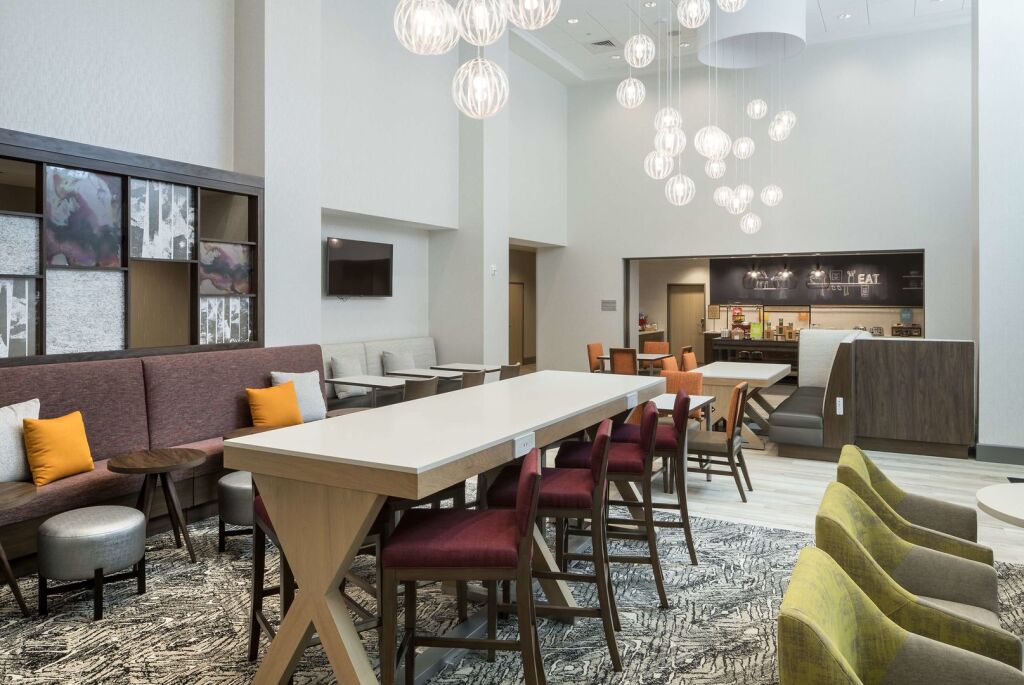 Hampton Inn & Suites Cape Canaveral Cruise Port, Fl