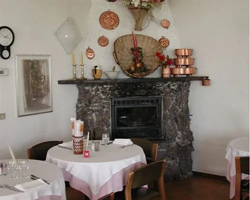 Hotel Ristorante Sassi Rossi