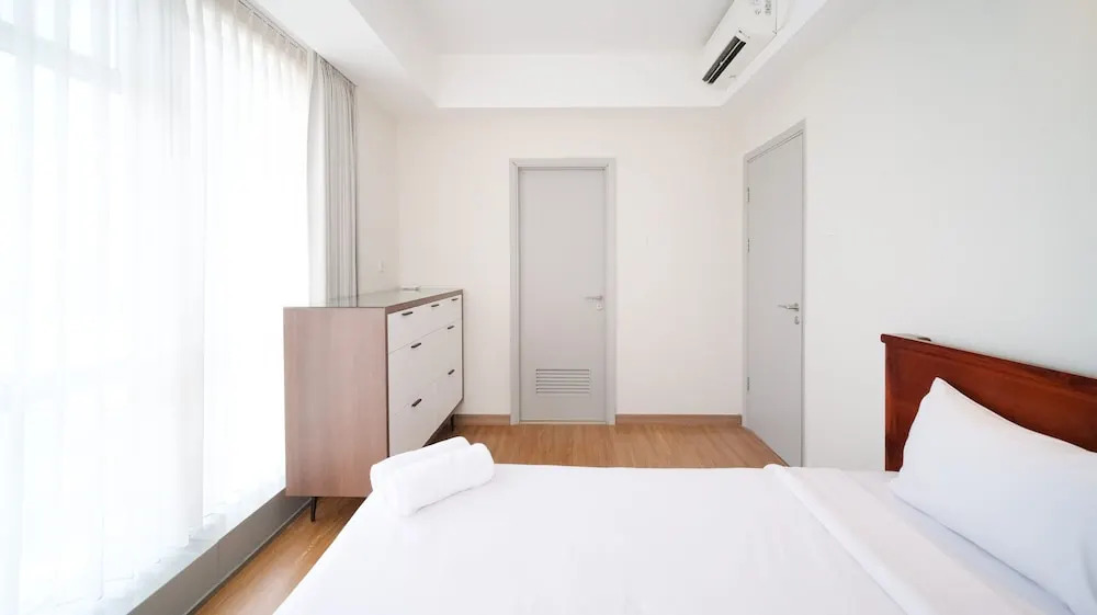 Homey 3Br With Private Lift At Grand Sungkono Lagoon Apartment