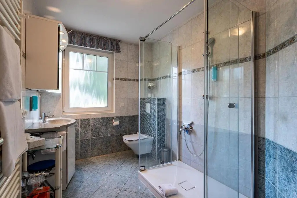 Ferienwohnung Ursula in der Villa zum Kronprinzen direkt gegenüber der Saarow Therme