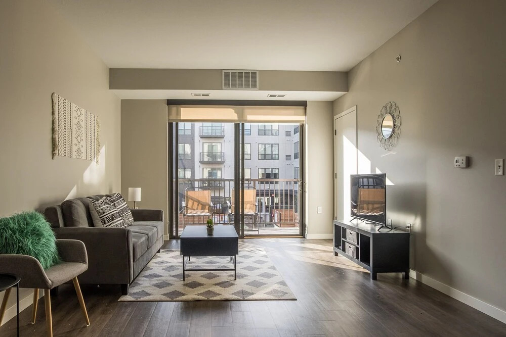 FRONTDESK Confluence on 3rd Apt Downtown Riverwalk Trails