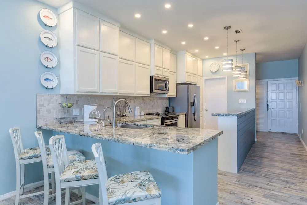 New Listing! 12th-floor Penthouse W/ Pools & Gym 2 Bedroom Condo