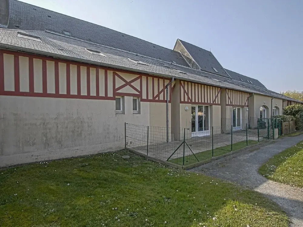 Tasteful Apartment in Comes With Terrace