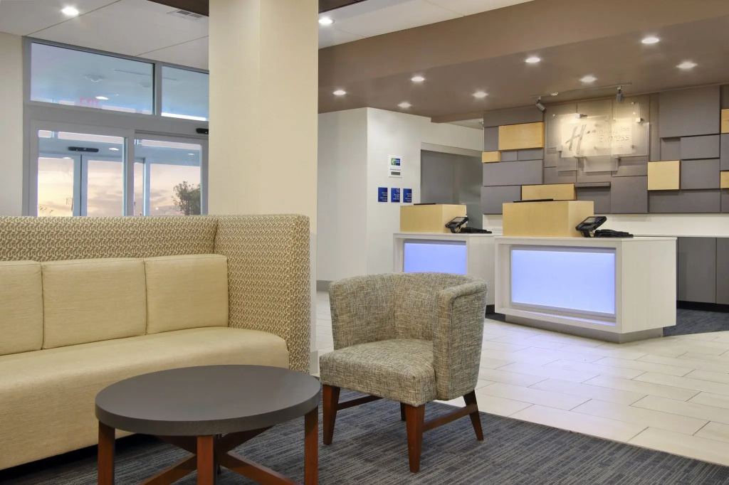 Holiday Inn Express & Suites - Brookshire - Katy Freeway by IHG