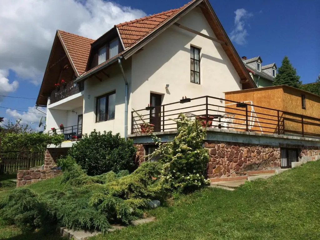 Kéktúrás-Tóra Nyíló Badacsonyi privát bérlemény