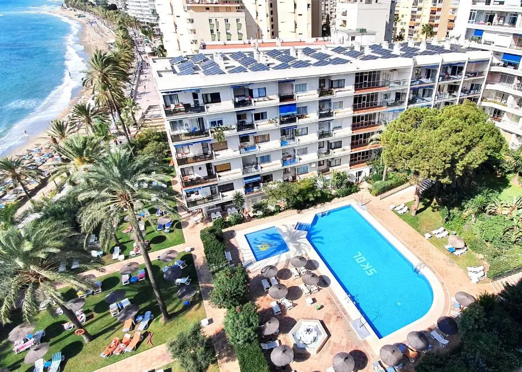 Skol 329 – Spacious Beachfront Studio with Sea Views