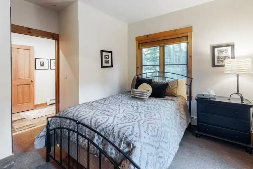 4 Bedroom Townhome In East Keystone Along Shuttle Route To River Run Village