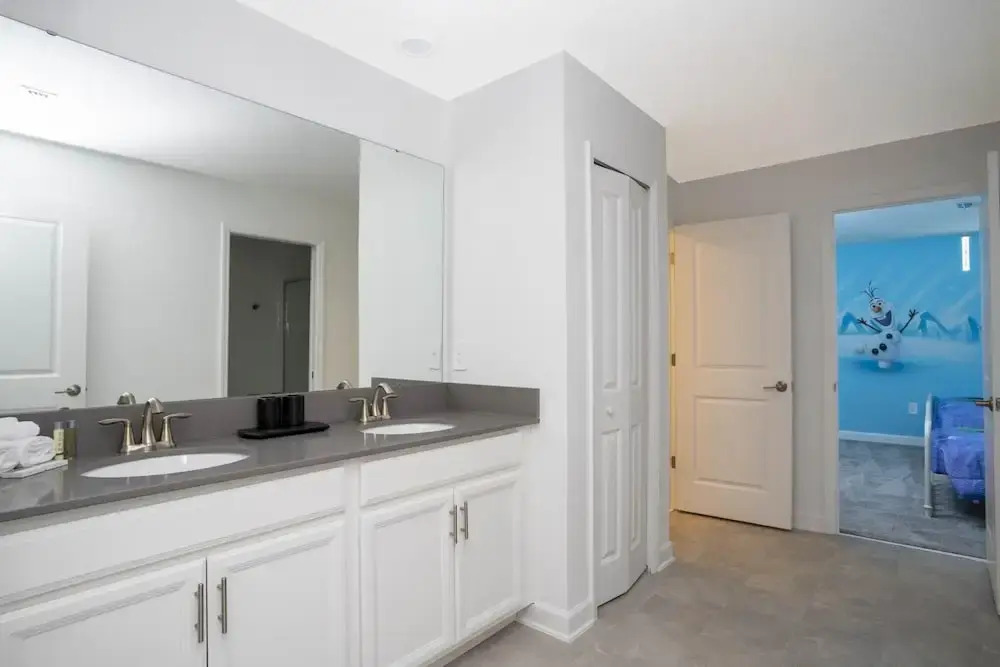 New Spacious Pool Home by Disney
