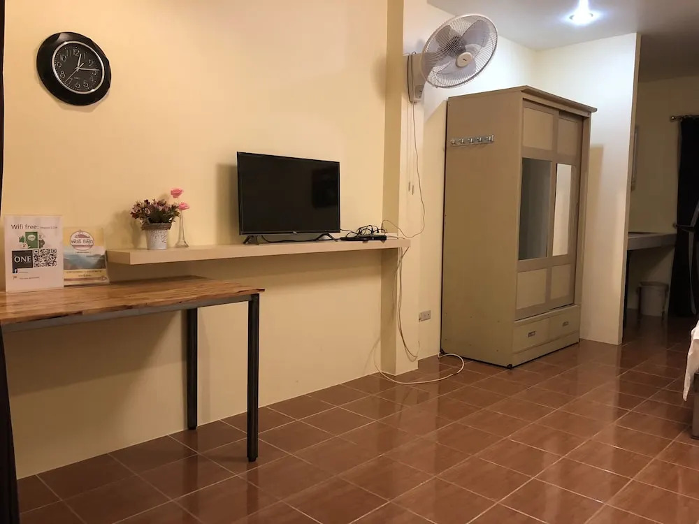 RoomQuest One Bangsaray