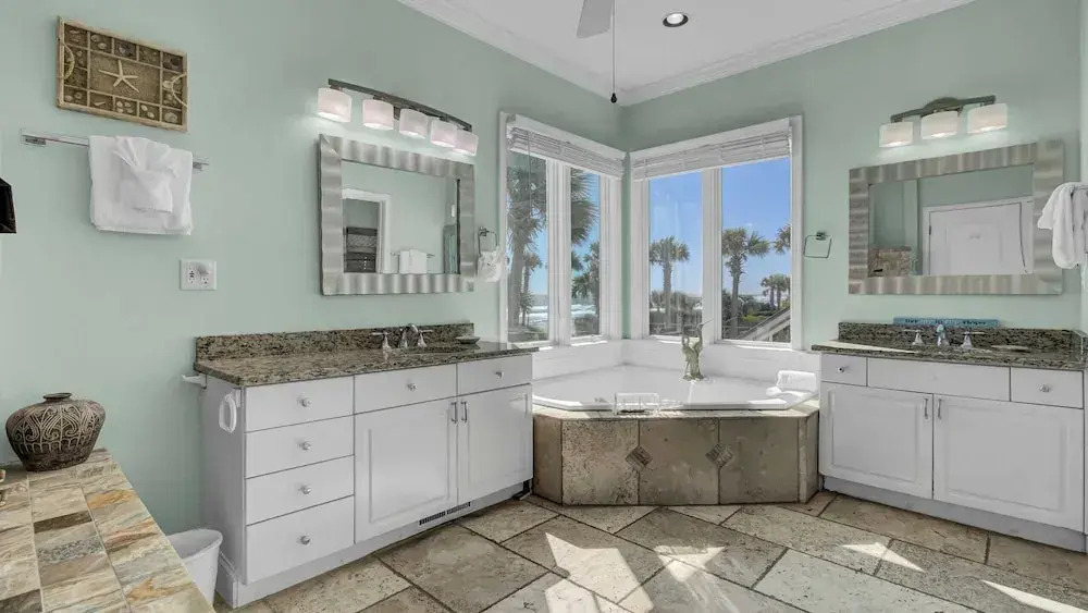 502 Ocean Blvd by Avantstay Beachfront w/ Pool & Ocean Views!
