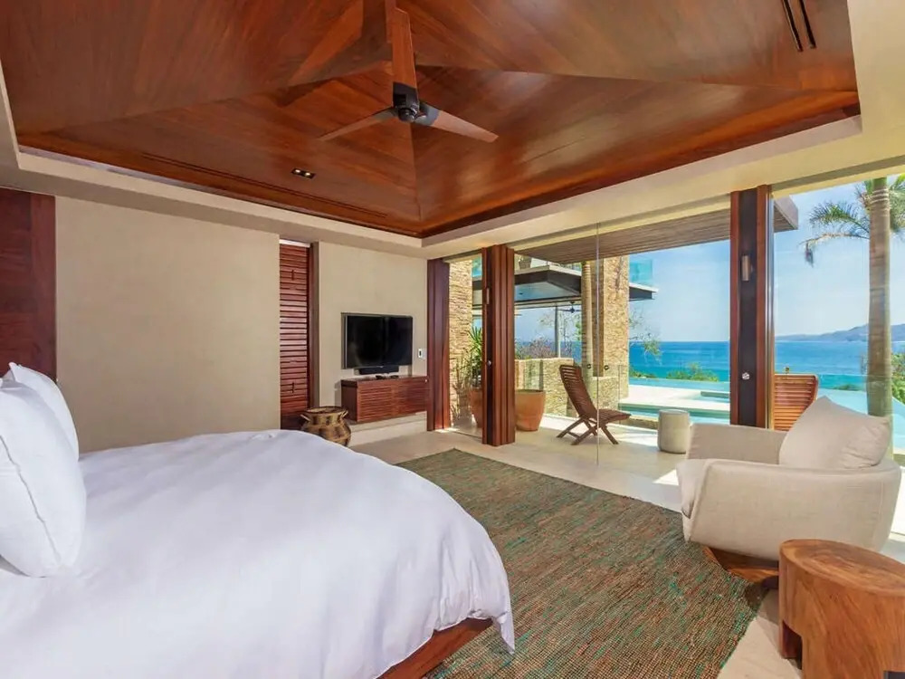 Sunny Vacation Villa 12