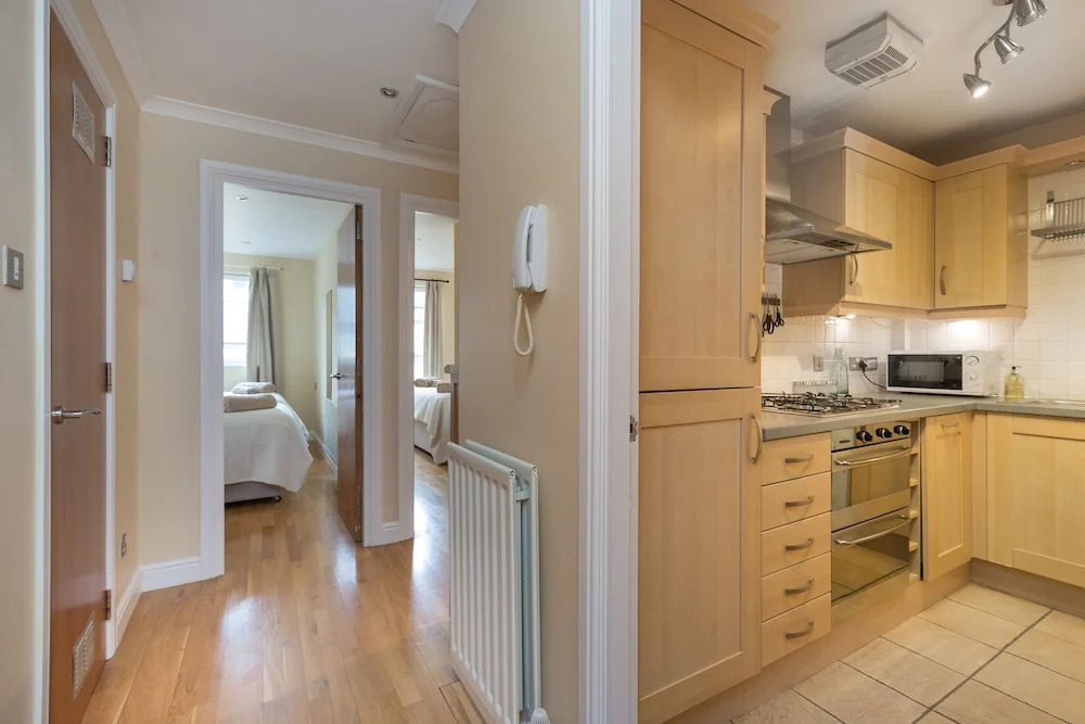 393 Old Tolbooth Wynd Apartment 3