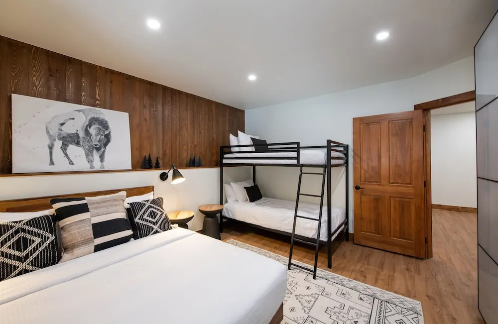 First Floor Condo Easy Access to Ski Adventure - Zephyr Mountain Lodge Premium-Rated 2100