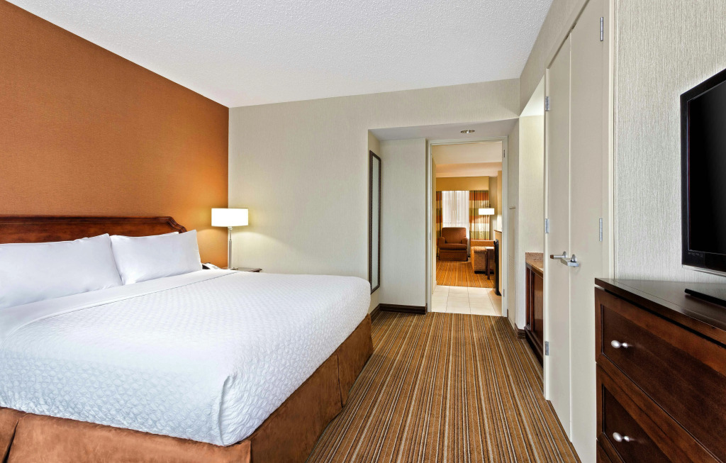 DoubleTree by Hilton Dearborn
