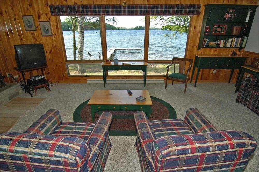 Ranch-Style Seidls Home Feet away to Lakeshore by RedAwning