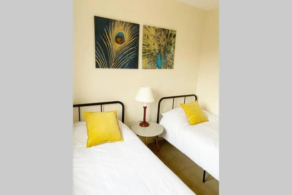 EasyRest House in Peterborough - Perfect for Contractors - Private Parking