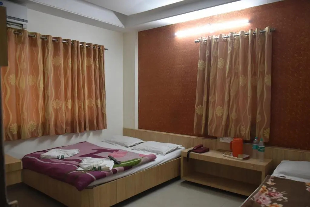 Hotel sai dhyan