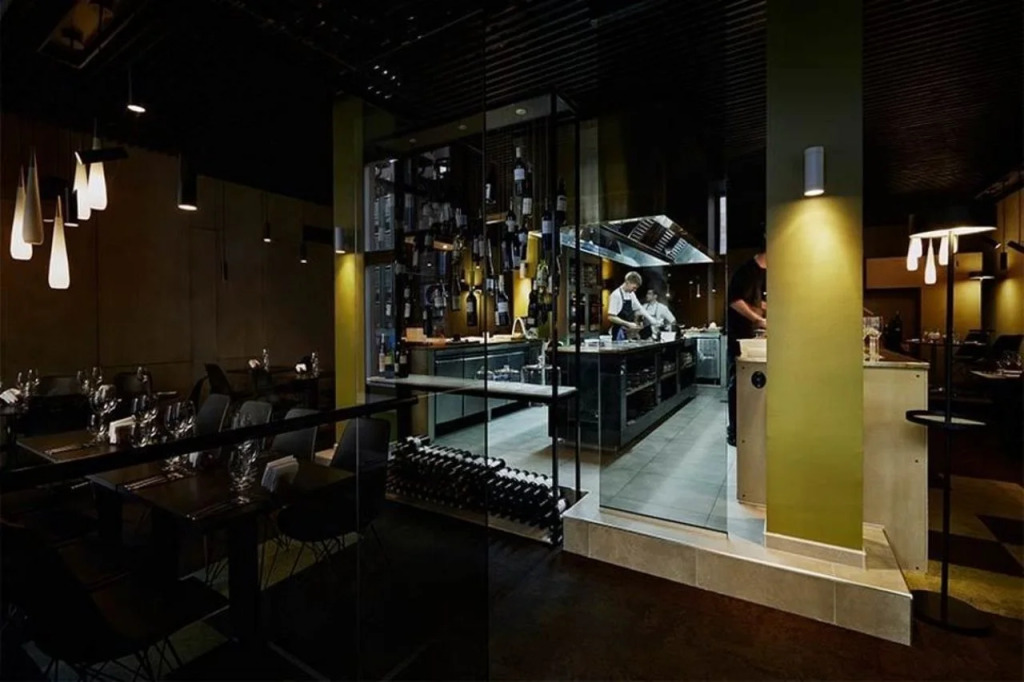 Mayfair Hotel Tunneln