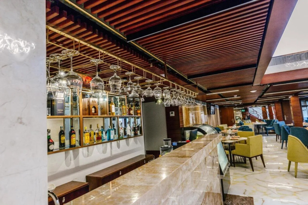 Winsuites Saigon Hotel - Complimentary Afternoon Tea & Refreshments