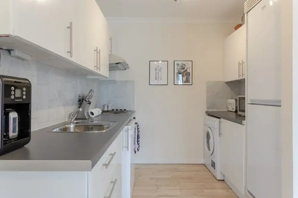 2 Bedroom Thames Apartment With Stunning Views
