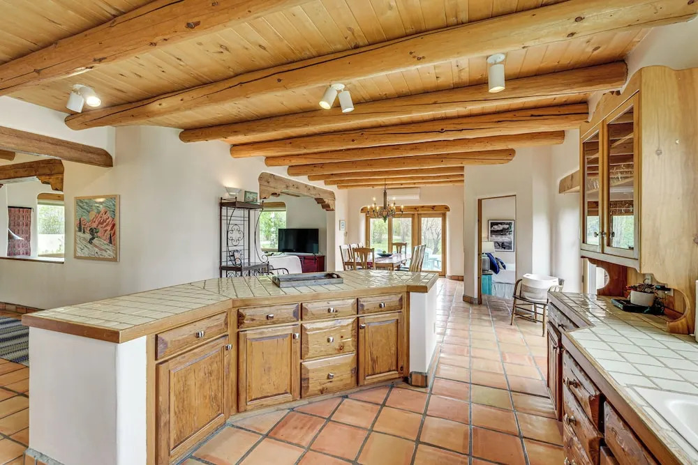 Arroyo Seco Adobe w/ Hot Tub Near Taos Ski Valley!