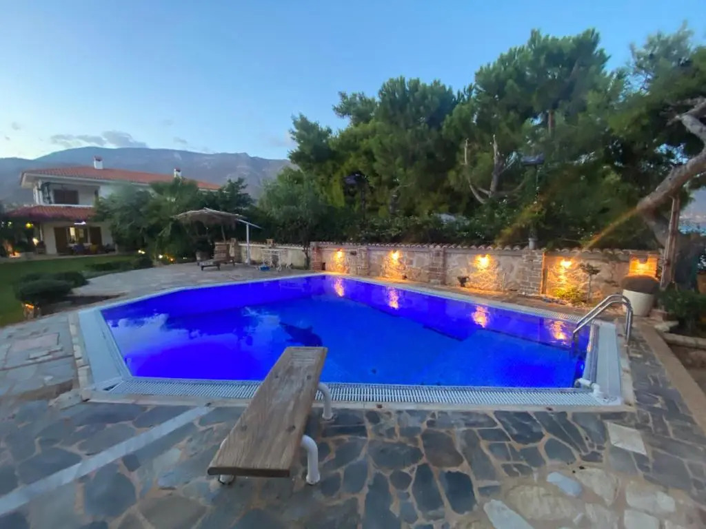 Kineta luxury House