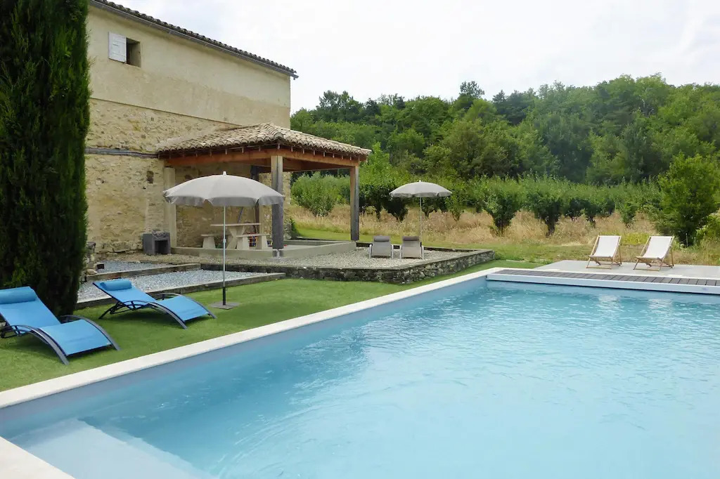 Cosy Holiday Flat With Communal Pool, Malaucène
