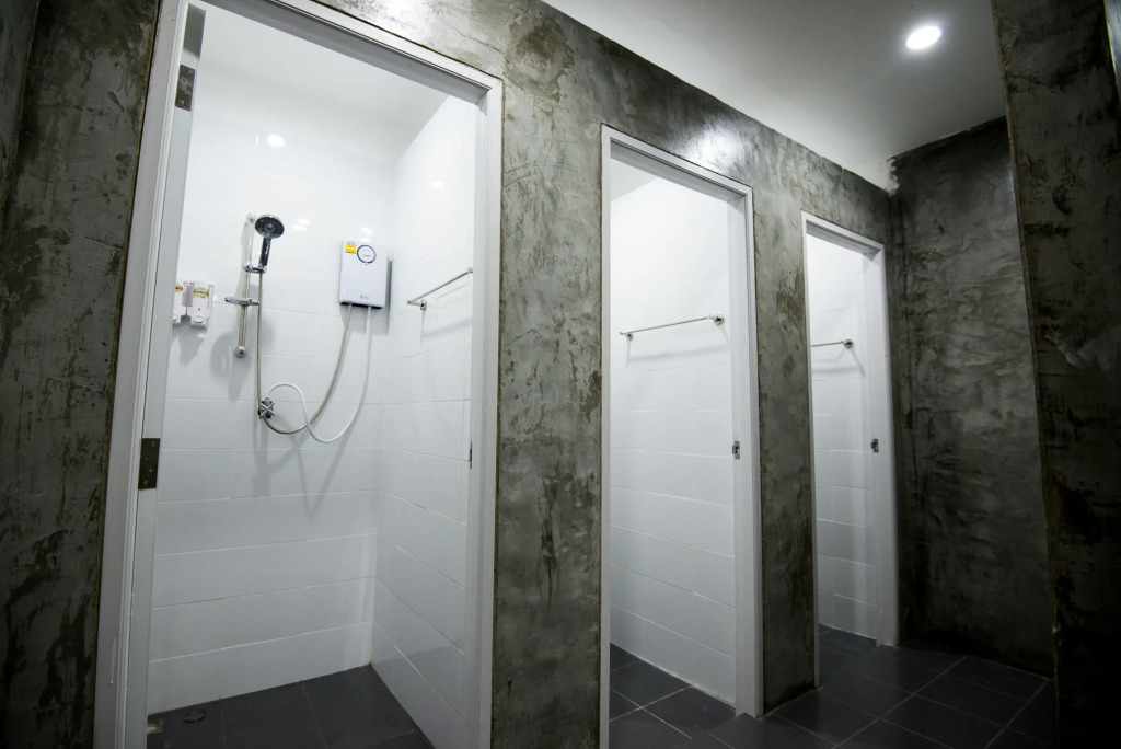 MonkeyNap Hostel