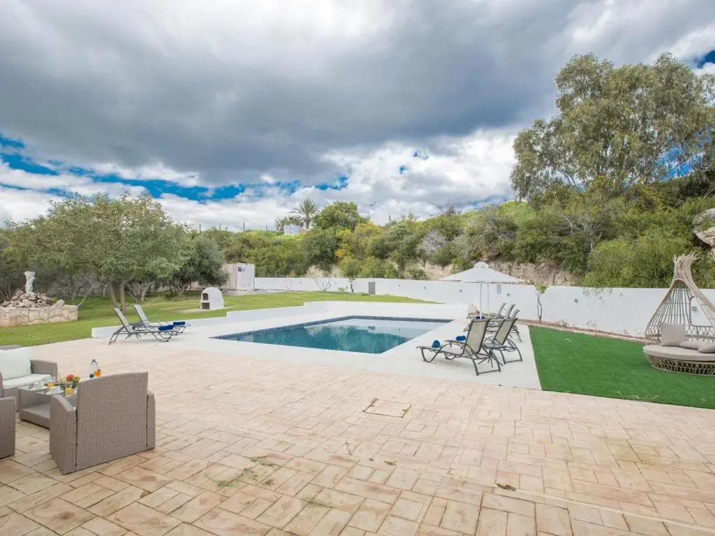 Villa Konnos View, Stunning 6Bdr Villa With Private Pool, Close To Konnos Beach