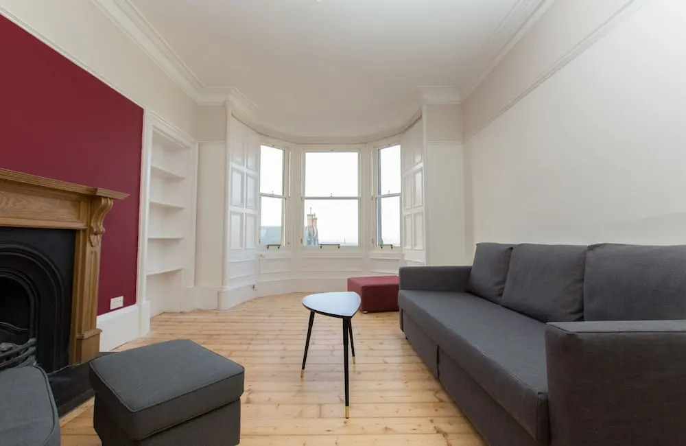 Spacious 1BR Flat With View in Edinburgh -sleeps 4