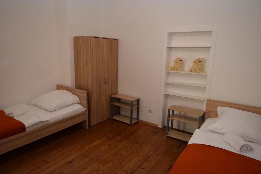 AB Apartment 82