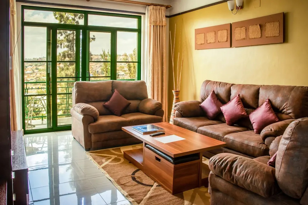 Highlands Suites Hotel and Apartments