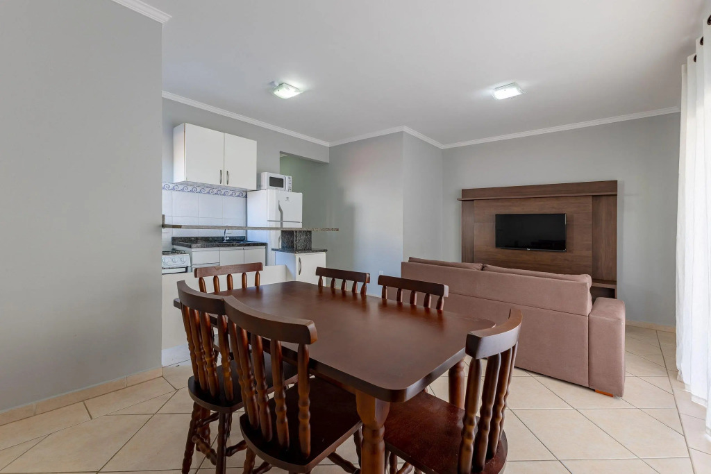 Excelente Apartamento 190m da Praia de bombinhas - 2 dorms 5 pessoas