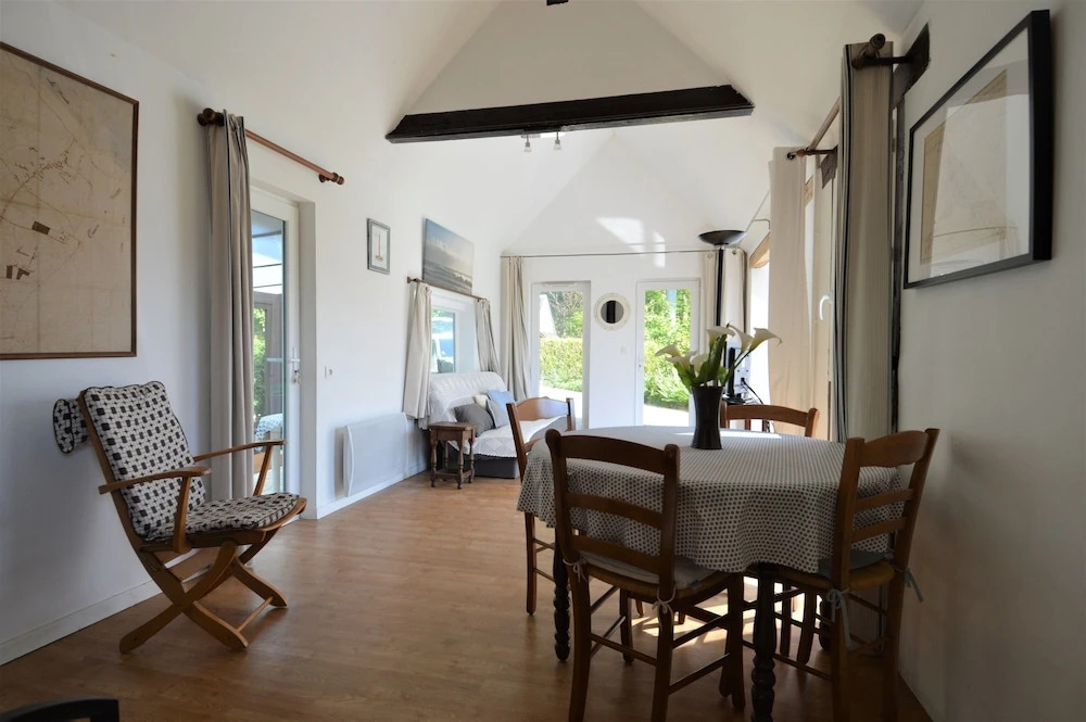Maison de Campagne : Grand Jardin et Bois Privés