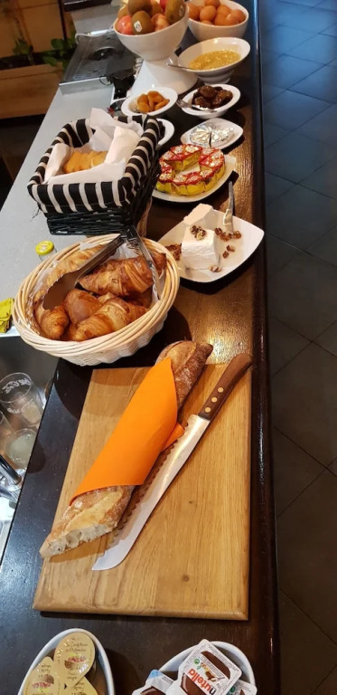 Savoy Hotel & Restaurant