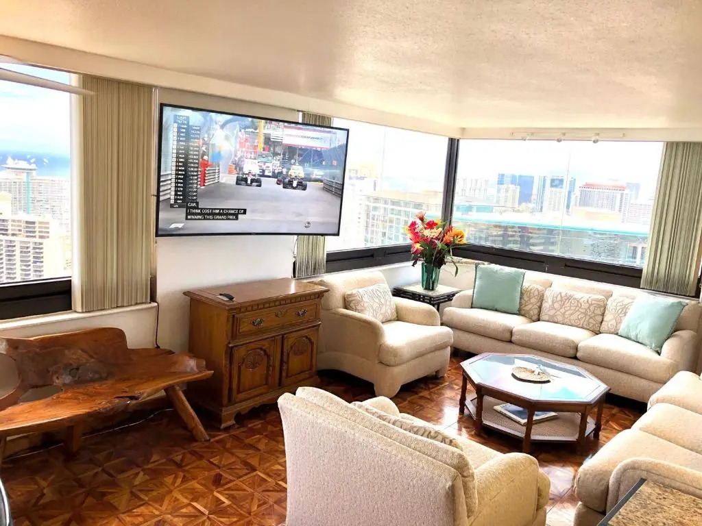 Hawaiian Monarch Penthouse 3bedroom