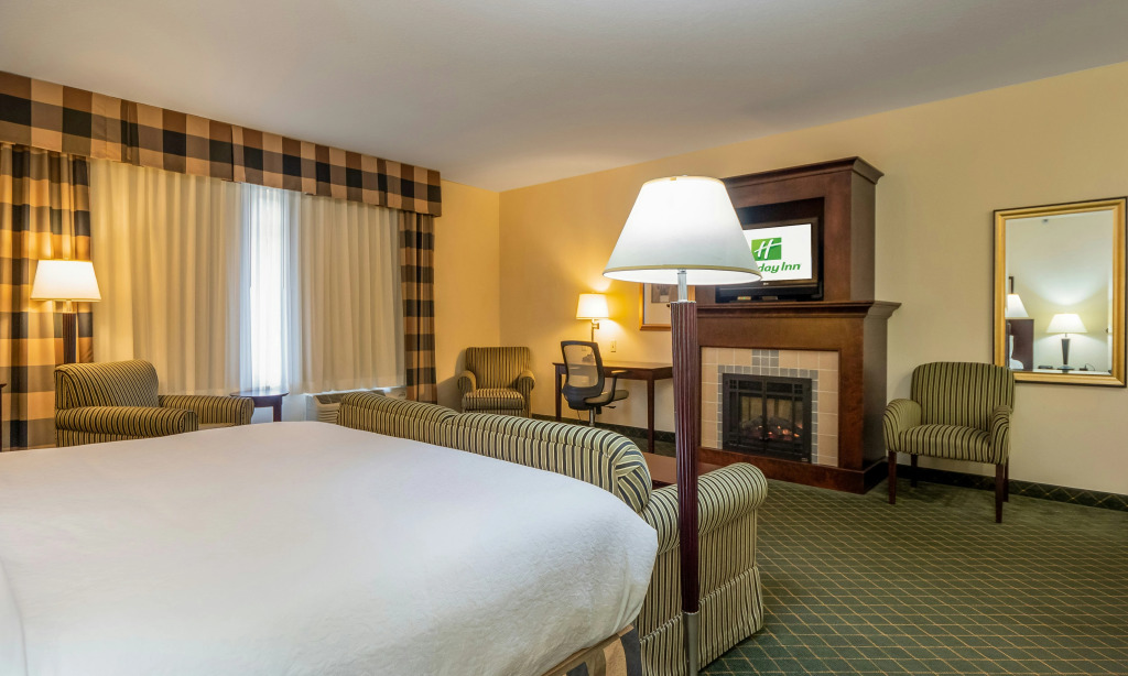 Holiday Inn & Conference Center Marshfield by IHG
