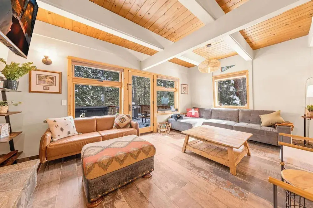 Tahoe City Retreat For 8!