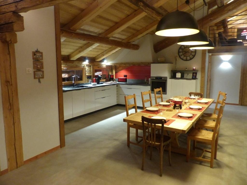 Appartement Le Grand-Bornand, 4 pièces, 10 personnes - FR-1-467-100