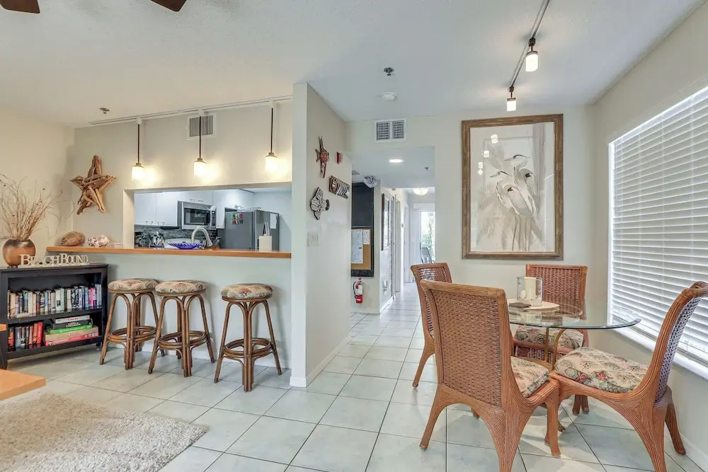 Holmes Beach Condo Near Anna Maria: Pool Access!