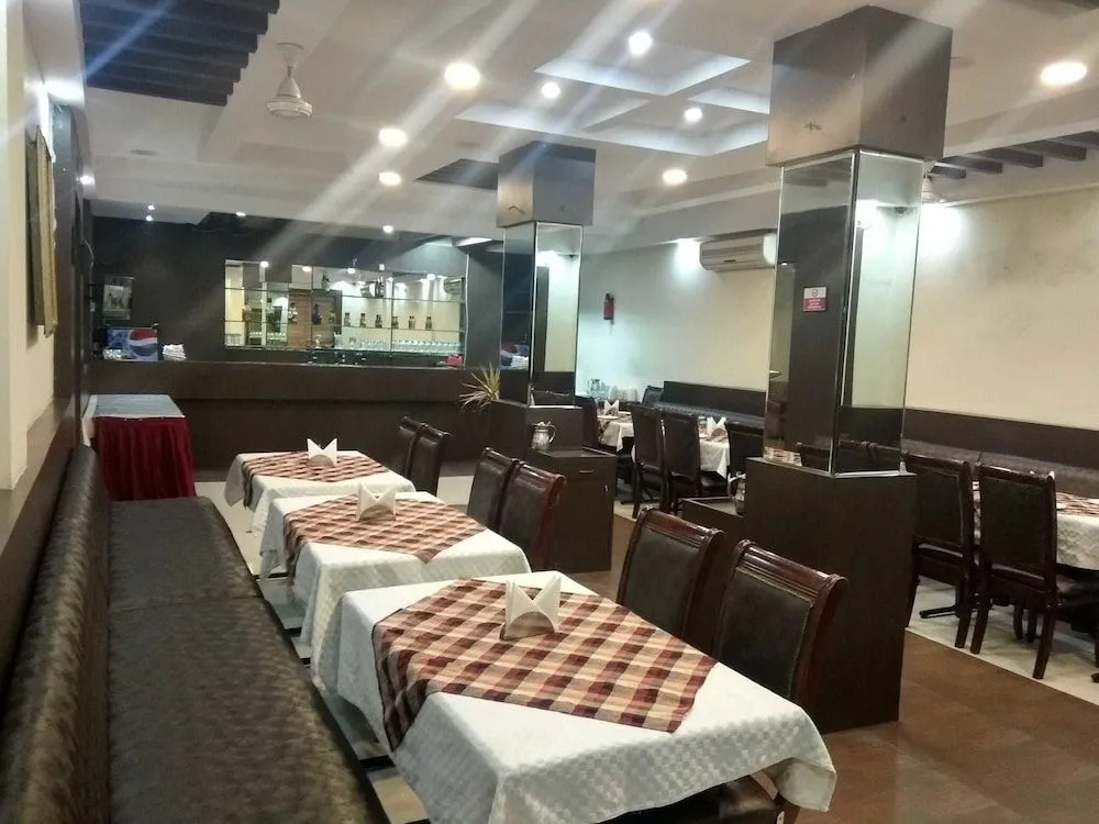 JK Rooms 108 Hotel Royal Regency