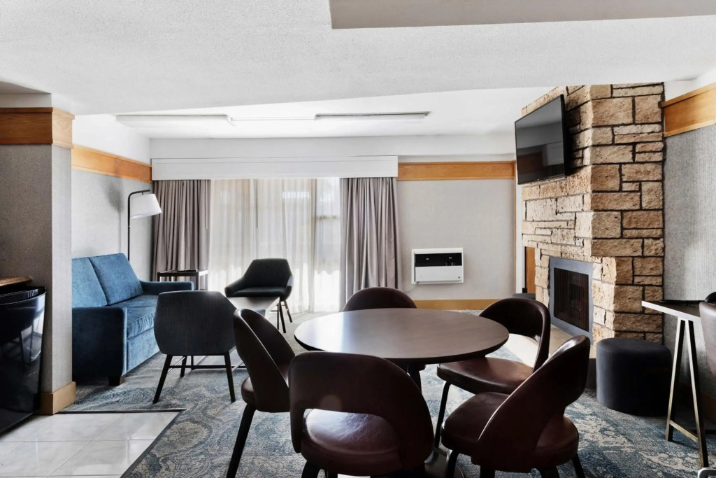 Four Points by Sheraton Ventura Harbor Resort