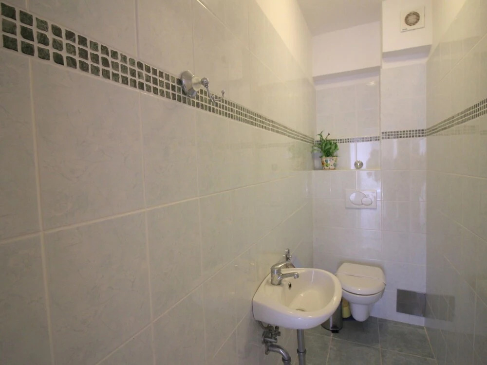 Nice Apartment in Ideal Location; Historic Porec 800 m and Beach 1 km Away