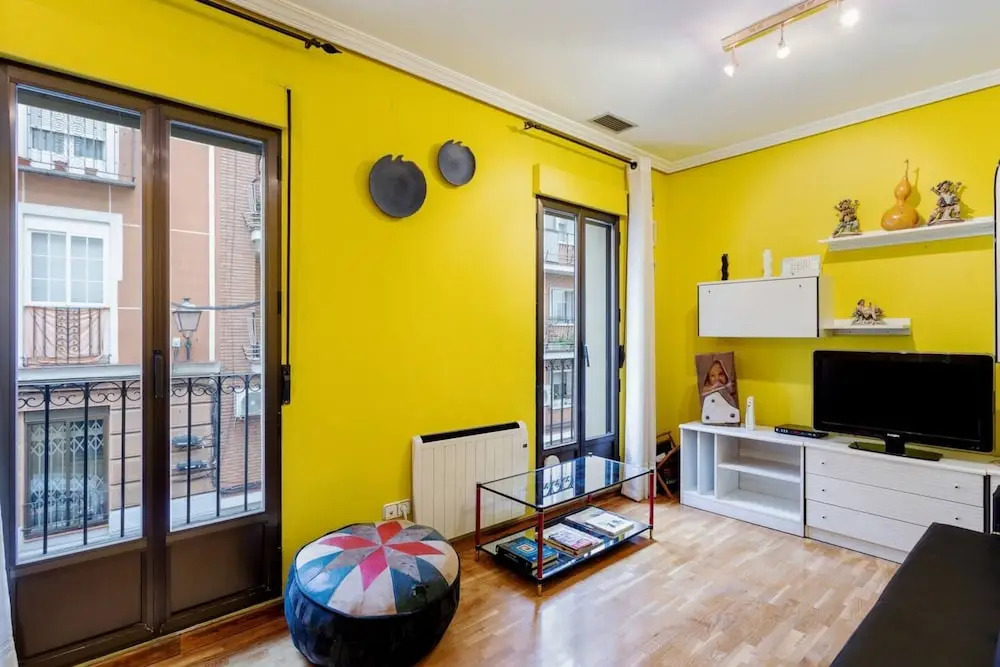 Cosy And Modern 2 Bedroom Apartment In Great Location