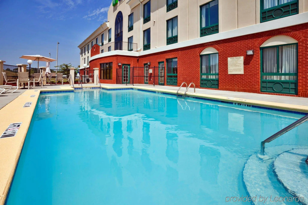 Holiday Inn Express Selma