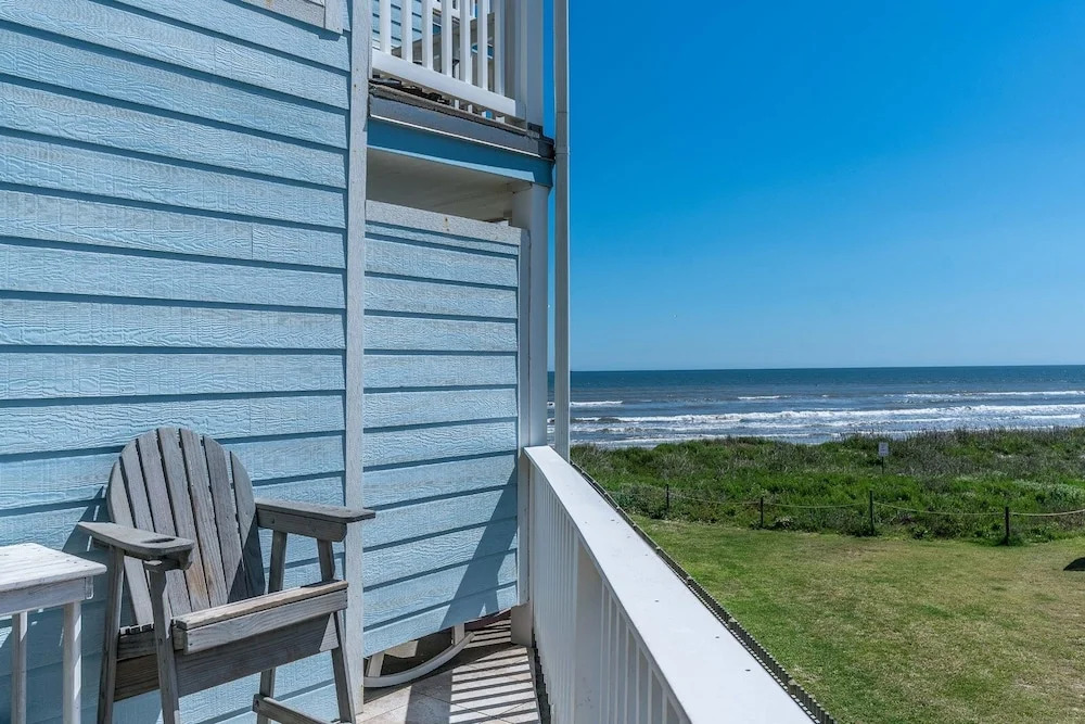 Beach Side 2 Bedroom Condo